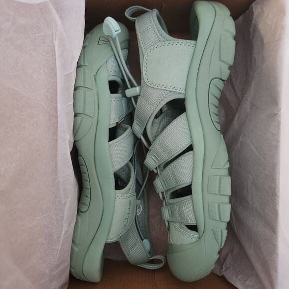 KEEN Women's Newport H2 Closed Toe Water Sandals size 10.5 - Picture 9 of 10